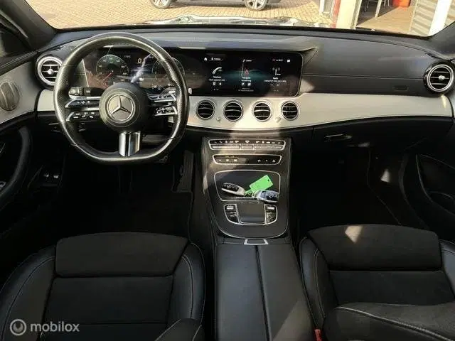 Mercedes-Benz E-Klasse 300 e 4MATIC AMG Line AMBIENTE DUBBEL SCHU uit 2022, foto 16