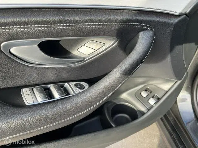 Mercedes-Benz E-Klasse 300 e 4MATIC AMG Line AMBIENTE DUBBEL SCHU uit 2022, foto 18