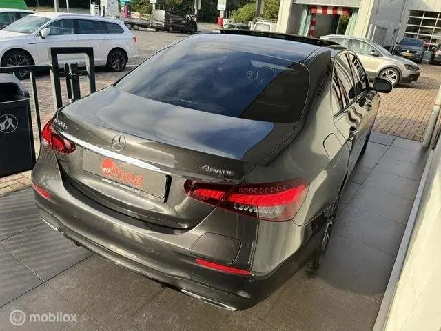 Mercedes-Benz E-Klasse 300 e 4MATIC AMG Line AMBIENTE DUBBEL SCHU uit 2022, foto 9