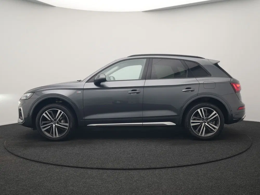 Audi Q5 55 TFSI e S Line PHEV 367pk Dealer O.H. uit 2023, foto 2