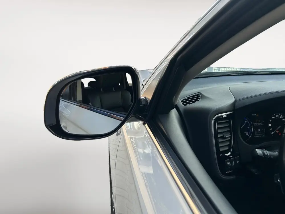 Mitsubishi Outlander 2.4 PHEV Pure+ | Automaat | Keyless sta uit 2019, foto 13