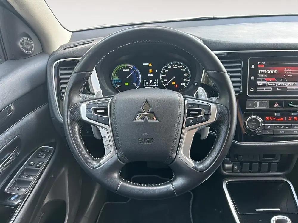 Mitsubishi Outlander 2.4 PHEV Pure+ | Automaat | Keyless sta uit 2019, foto 16