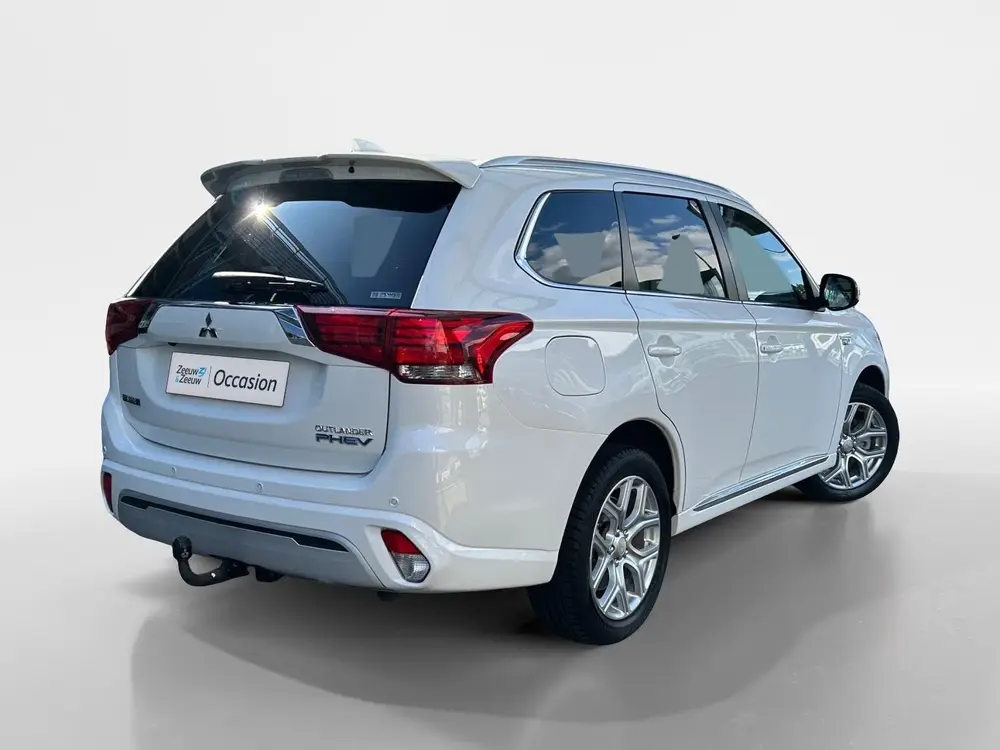 Mitsubishi Outlander 2.4 PHEV Pure+ | Automaat | Keyless sta uit 2019, foto 5