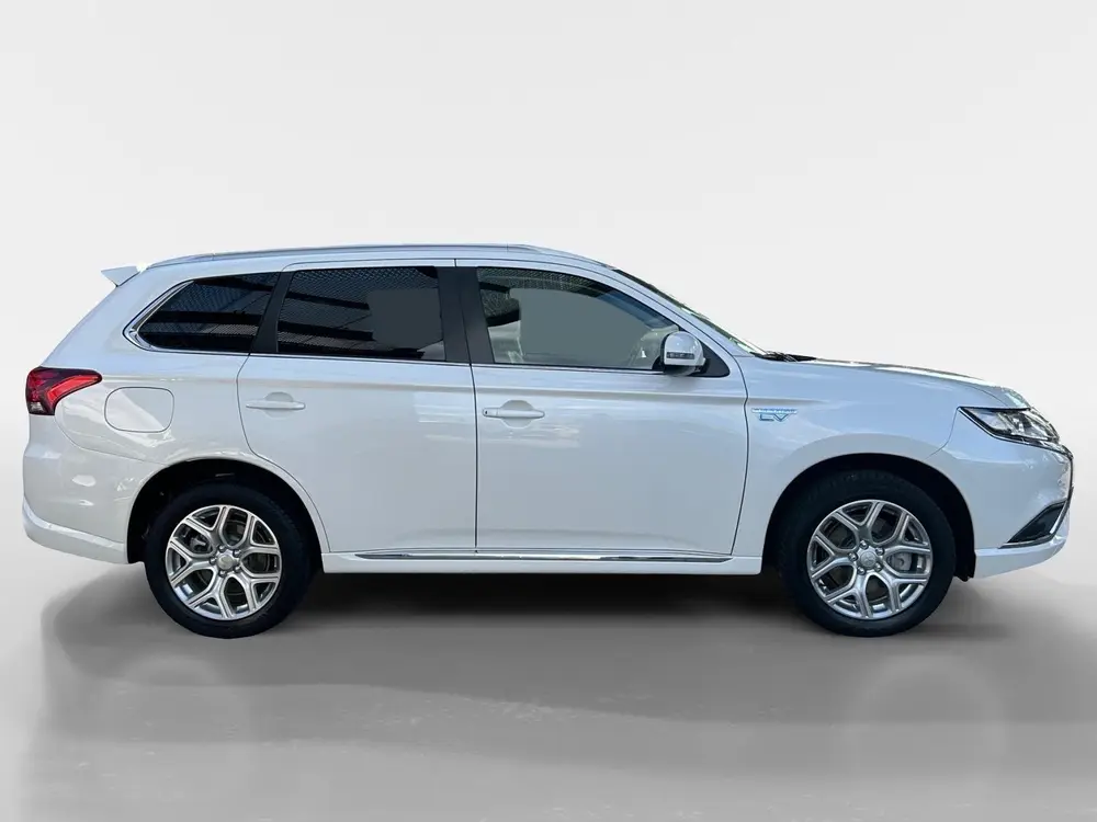 Mitsubishi Outlander 2.4 PHEV Pure+ | Automaat | Keyless sta uit 2019, foto 6