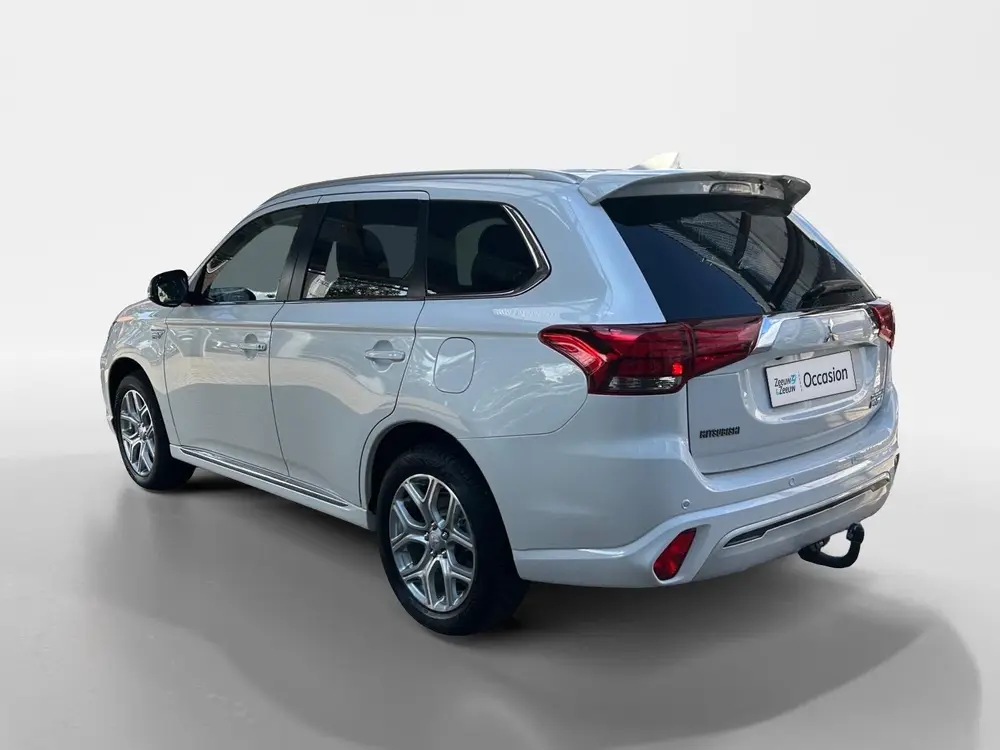 Mitsubishi Outlander 2.4 PHEV Pure+ | Automaat | Keyless sta uit 2019, foto 7