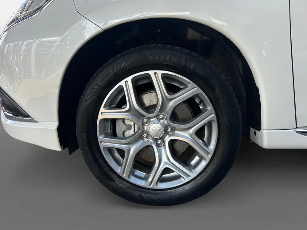 Mitsubishi Outlander 2.4 PHEV Pure+ | Automaat | Keyless sta uit 2019, foto 9