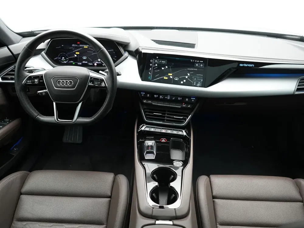 Audi e-tron 93 kWh 476pk Dealer O.H uit 2022, foto 16