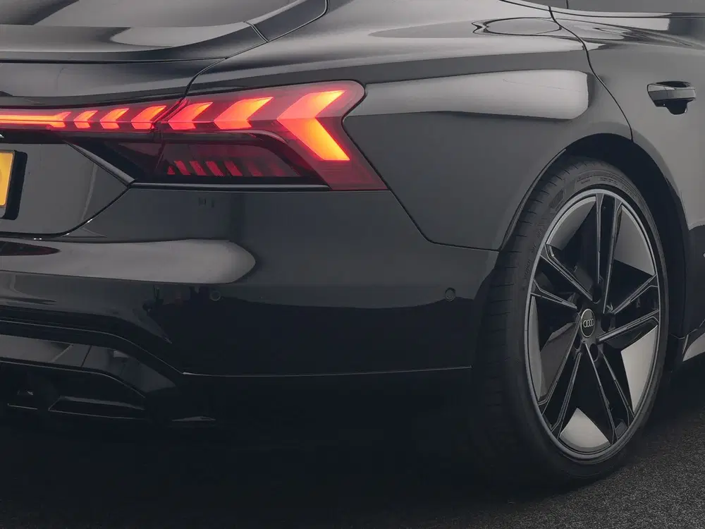 Audi e-tron 93 kWh 476pk Dealer O.H uit 2022, foto 9