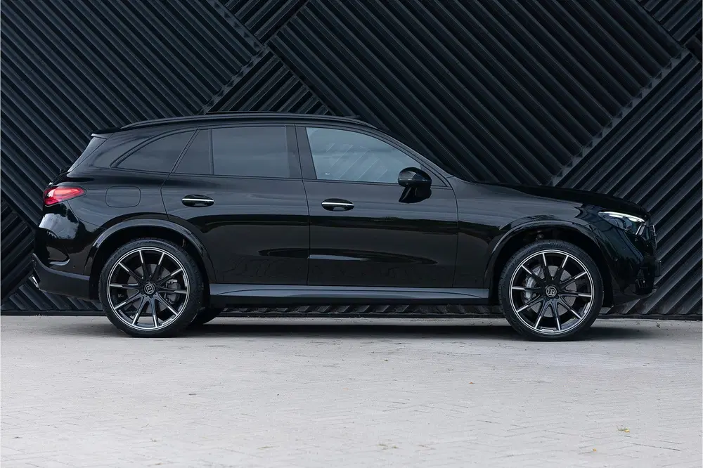 Mercedes-Benz GLC GLC 300e 4MATIC AMG Pano IHC+ 360 Nightpak uit 2023, foto 3