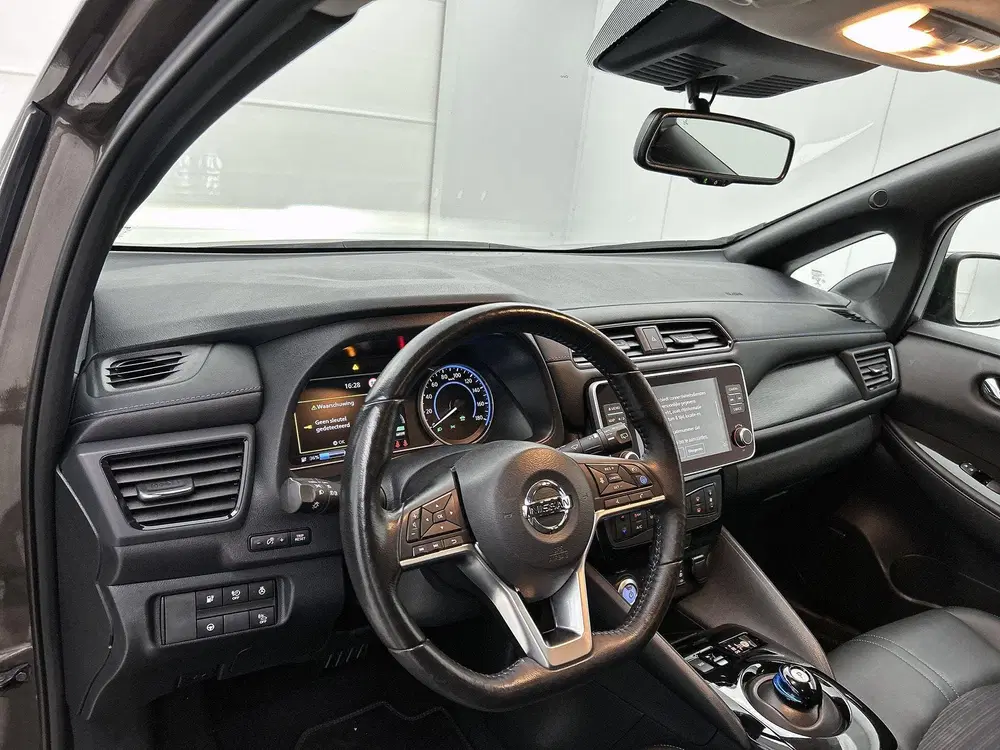 Nissan Leaf Tekna 40 kWh uit 2020, foto 18