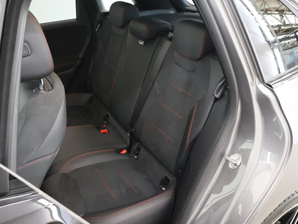 Mercedes-Benz B-Klasse 250 e AMG Line uit 2022, foto 11
