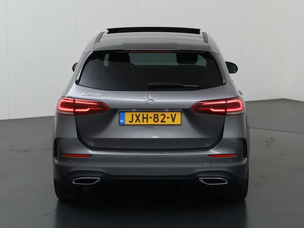 Mercedes-Benz B-Klasse 250 e AMG Line uit 2022, foto 4