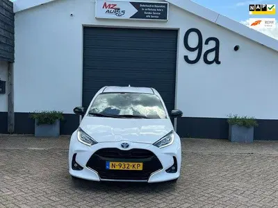 Toyota Yaris 1.5 Hybrid Executive uit 2021