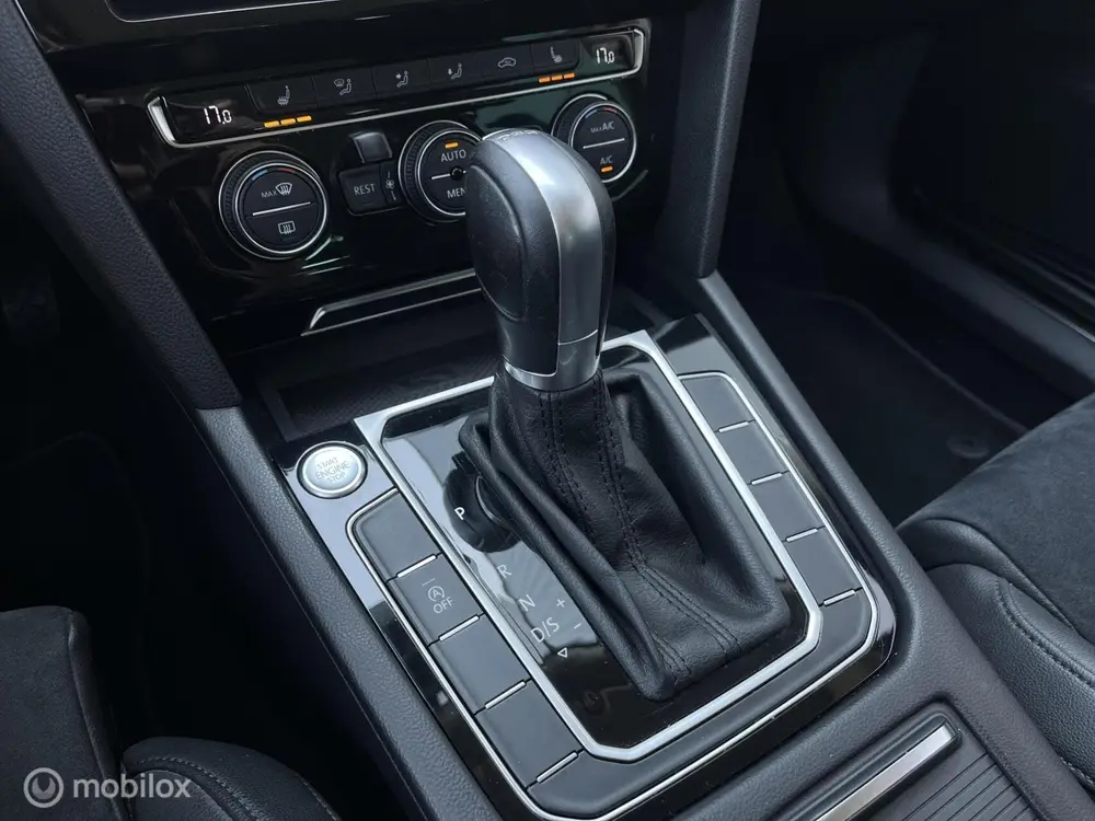 Volkswagen Passat Variant 1.5 TSI Highline uit 2019, foto 18