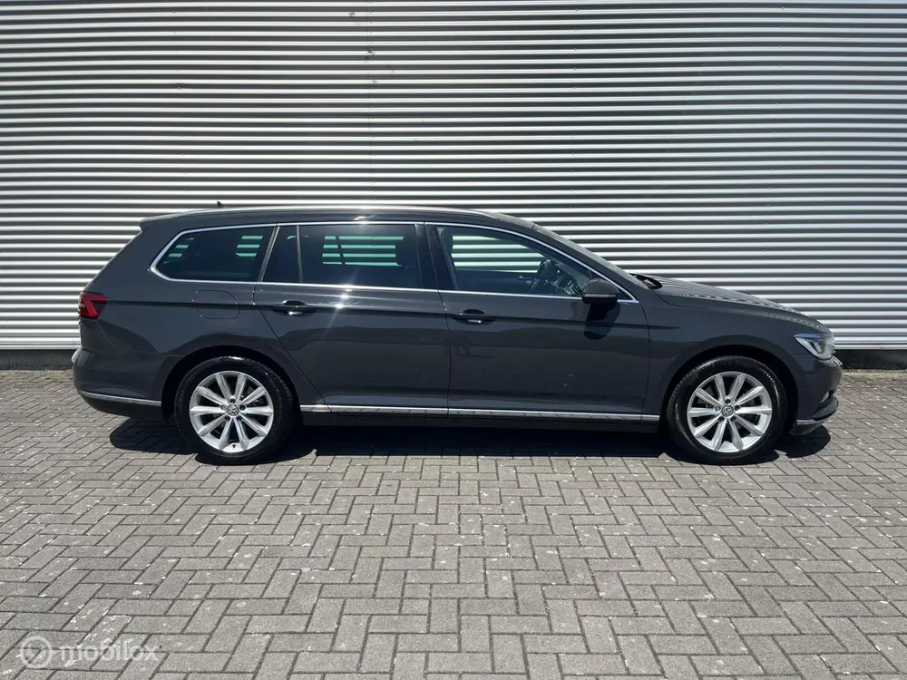 Volkswagen Passat Variant 1.5 TSI Highline uit 2019, foto 4