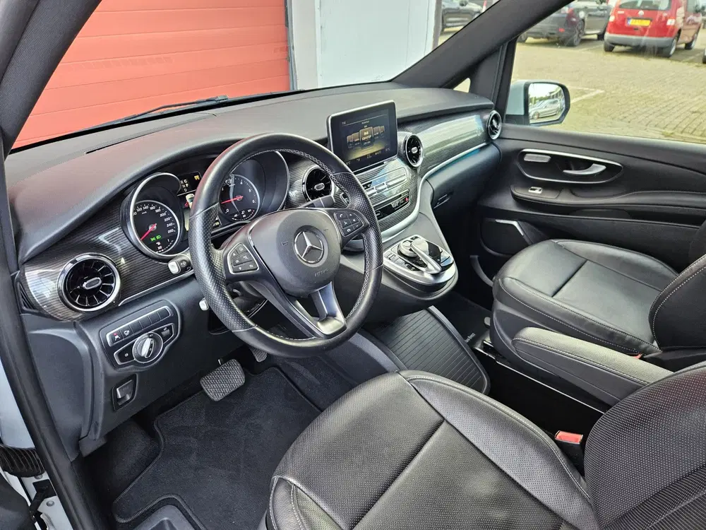 Mercedes-Benz V-Klasse 300d Lang Avantgarde uit 2019, foto 3