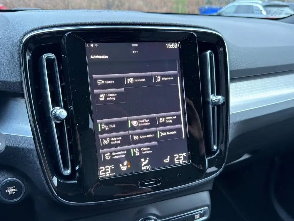 Volvo XC40 1.5 T5 Plus Dark uit 2022, foto 18