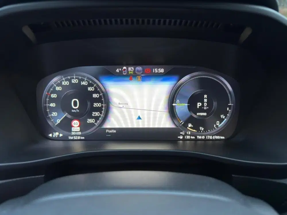 Volvo XC40 1.5 T5 Plus Dark uit 2022, foto 9