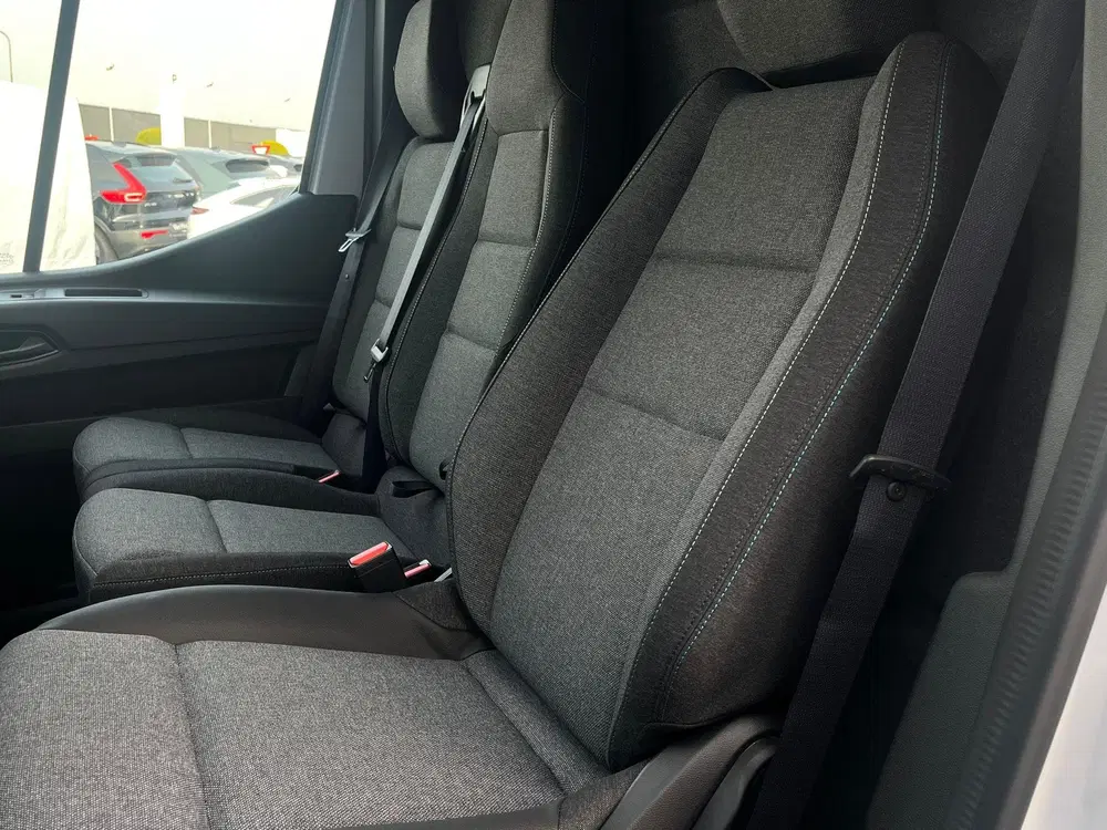 Nissan Interstar L2H2 Tekna 87 kWh 140PK uit 2026, foto 4