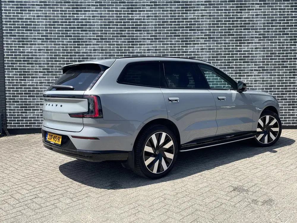 Volvo EX90 Twin Motor Plus 7p. 111 kWh uit 2025, foto 2