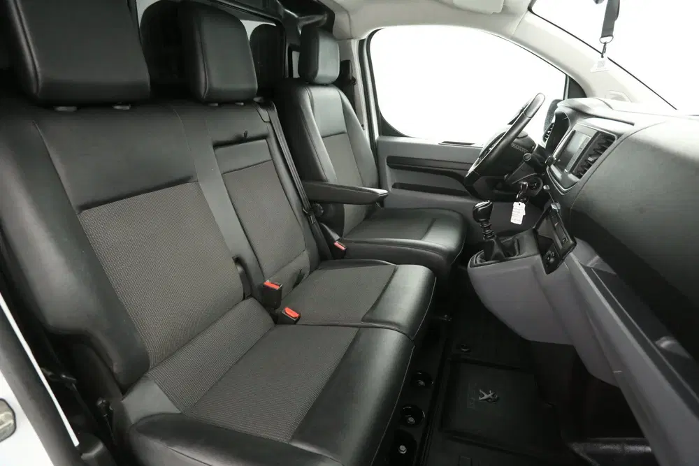 Peugeot Expert 2.0 BlueHDI L3H1 uit 2021, foto 10