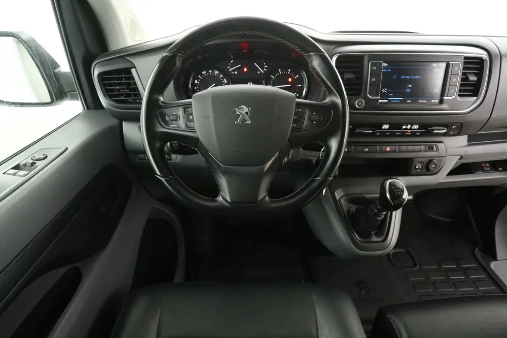 Peugeot Expert 2.0 BlueHDI L3H1 uit 2021, foto 2