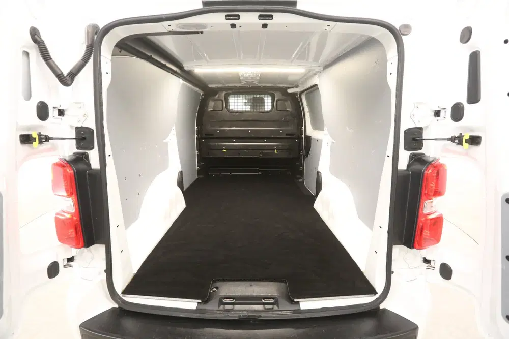 Peugeot Expert 2.0 BlueHDI L3H1 uit 2021, foto 3
