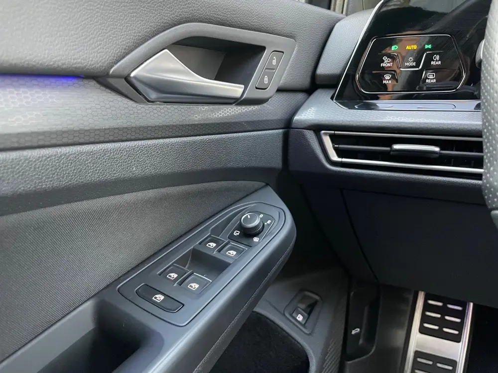 Volkswagen Golf 1.4 eHybrid GTE SOH 89.5% IQ LIGHT PANO CARP uit 2020, foto 12