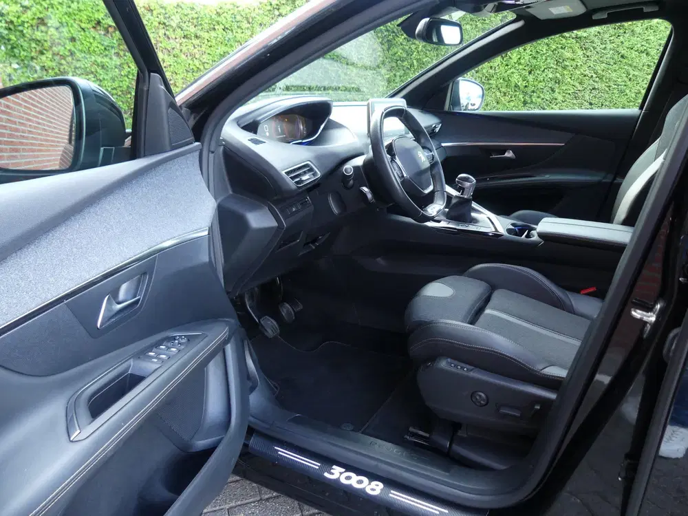 Peugeot 3008 1.2 PureTech GT-Line uit 2021, foto 5