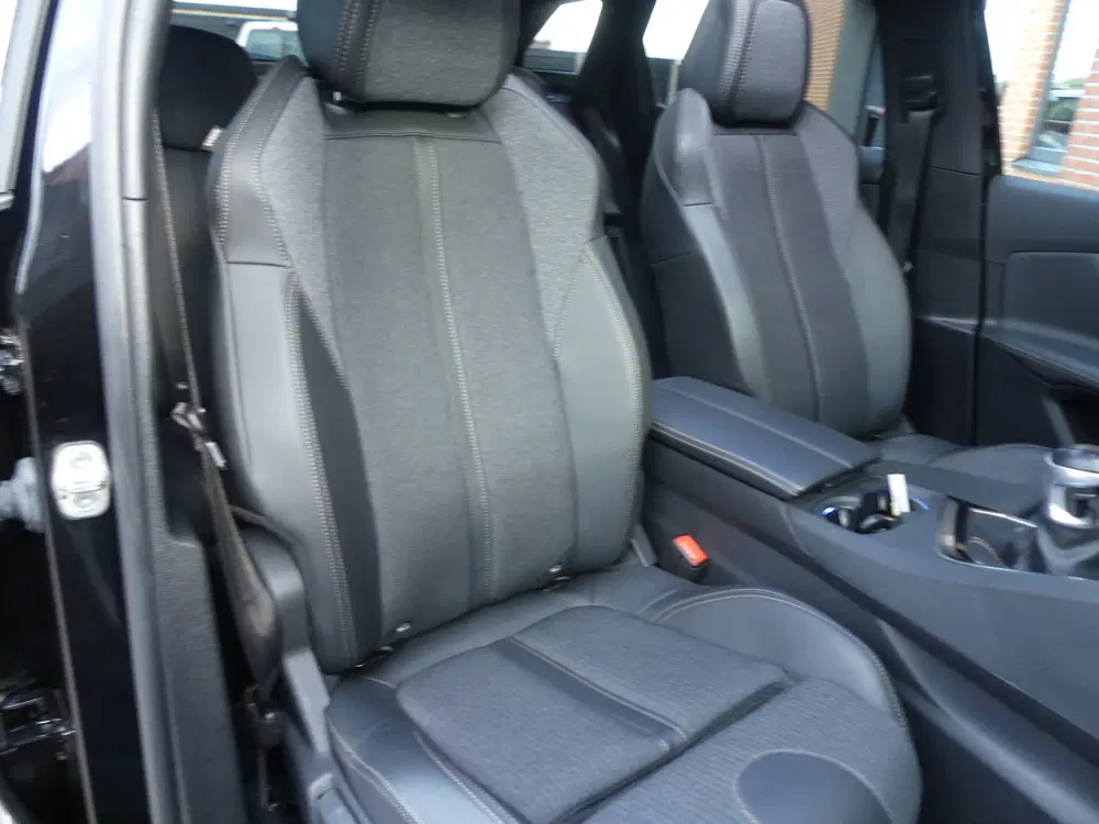 Peugeot 3008 1.2 PureTech GT-Line uit 2021, foto 7