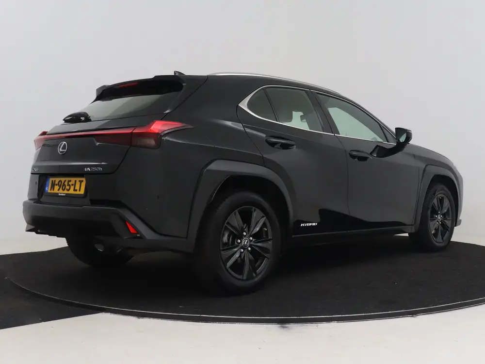 Lexus UX 250h | Dealer onderhouden | Stoel+stuurverwarming | uit 2020, foto 2