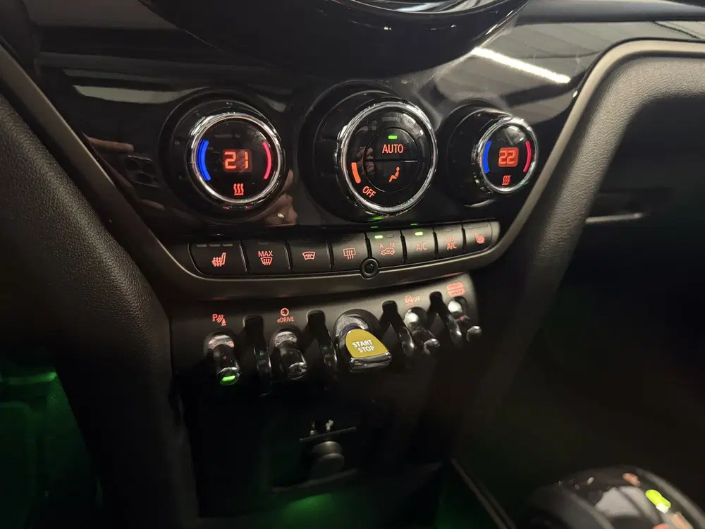 Mini Countryman 2.0 Cooper SE ALL4 Pano uit 2022, foto 17