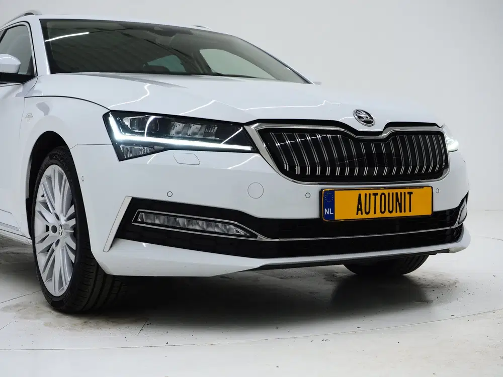 Skoda Superb 1.4 TSI iV Laurin & Klement uit 2023, foto 12