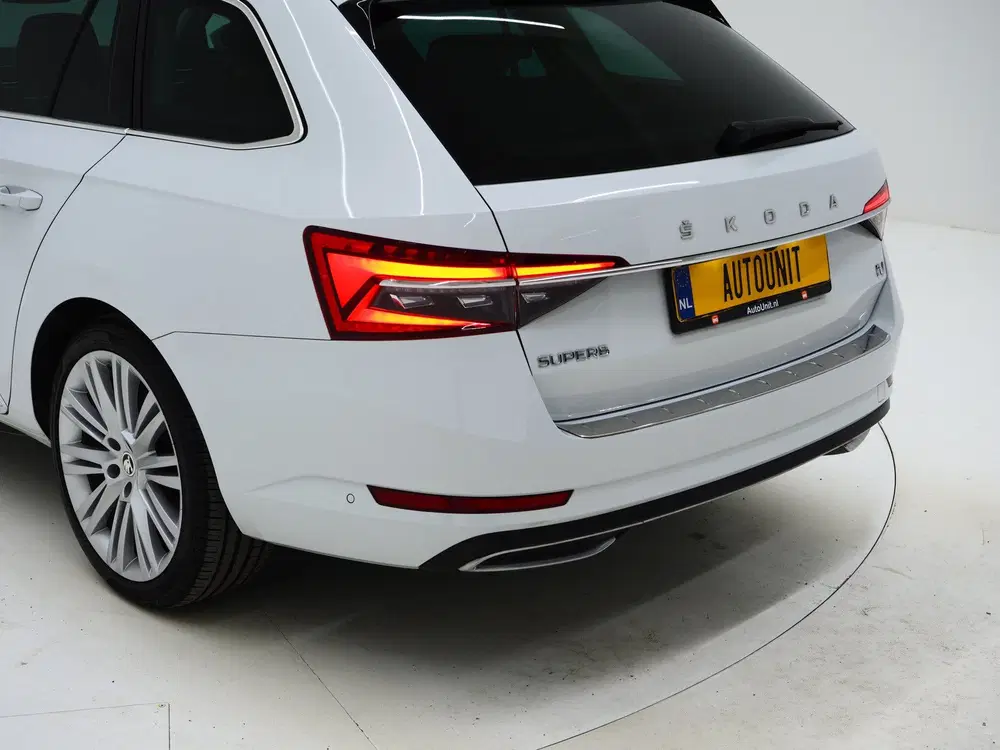 Skoda Superb 1.4 TSI iV Laurin & Klement uit 2023, foto 14