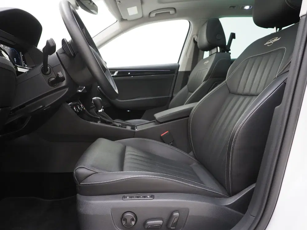Skoda Superb 1.4 TSI iV Laurin & Klement uit 2023, foto 17