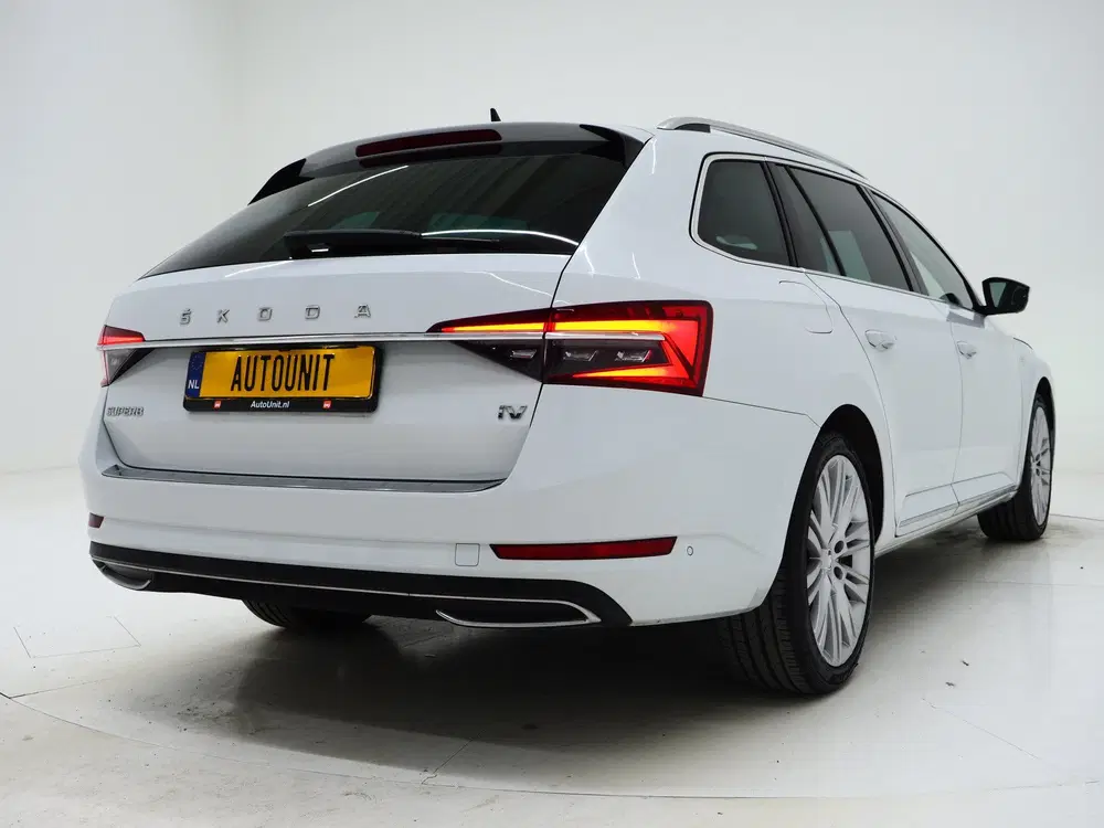 Skoda Superb 1.4 TSI iV Laurin & Klement uit 2023, foto 9