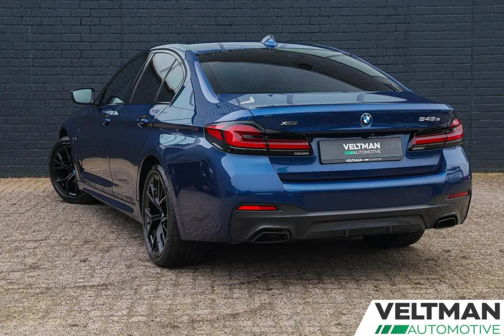 BMW 5-serie 545e xDrive M-SPORT LASER HARMAN KARDON CA uit 2023, foto 3