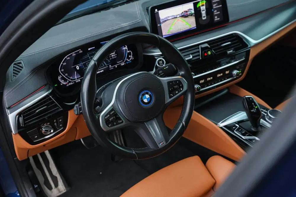 BMW 5-serie 545e xDrive M-SPORT LASER HARMAN KARDON CA uit 2023, foto 4