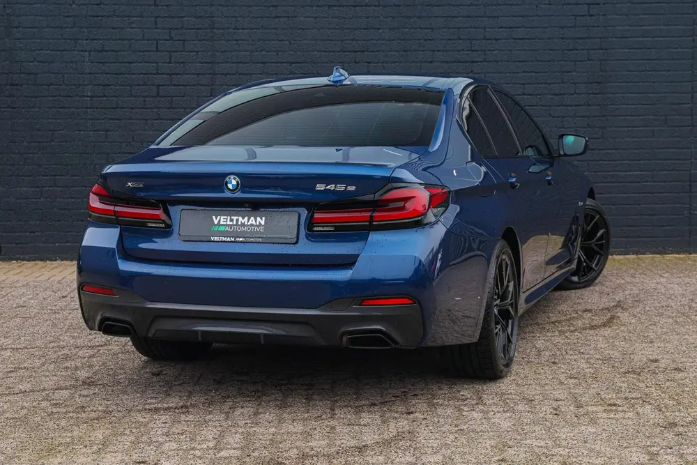 BMW 5-serie 545e xDrive M-SPORT LASER HARMAN KARDON CA uit 2023, foto 9