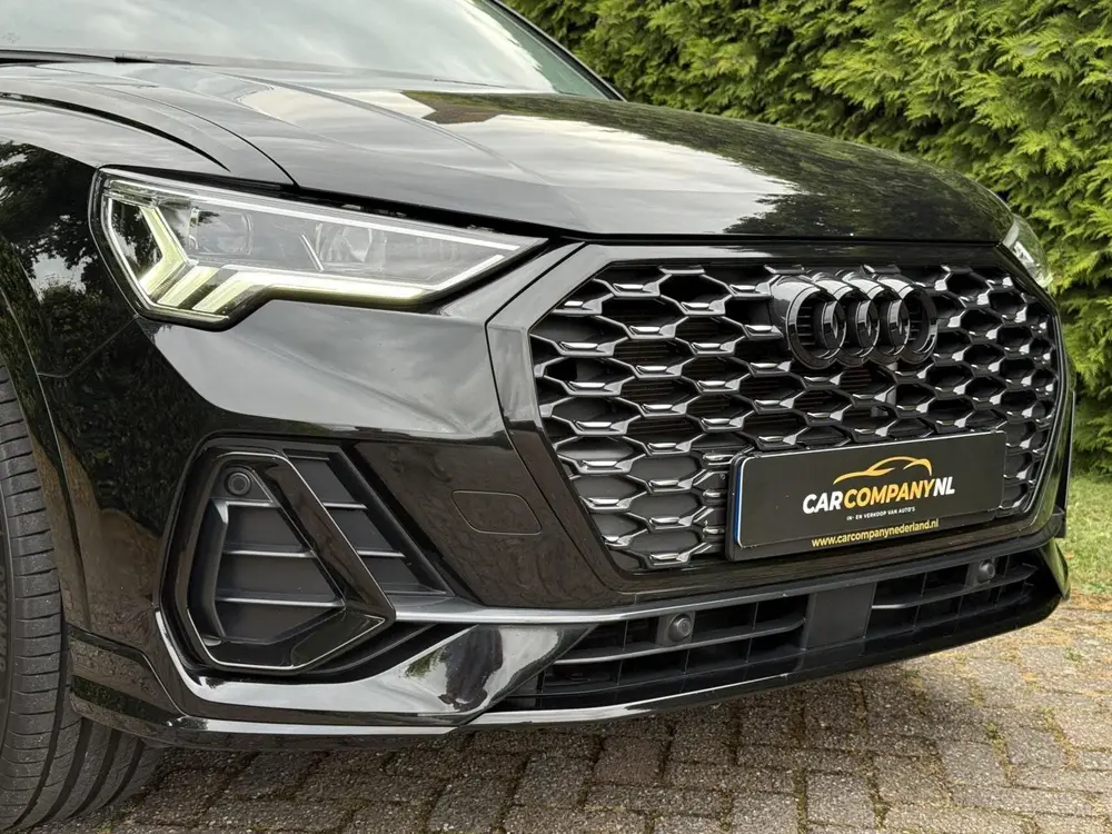 Audi Q3 uit 2021, foto 10