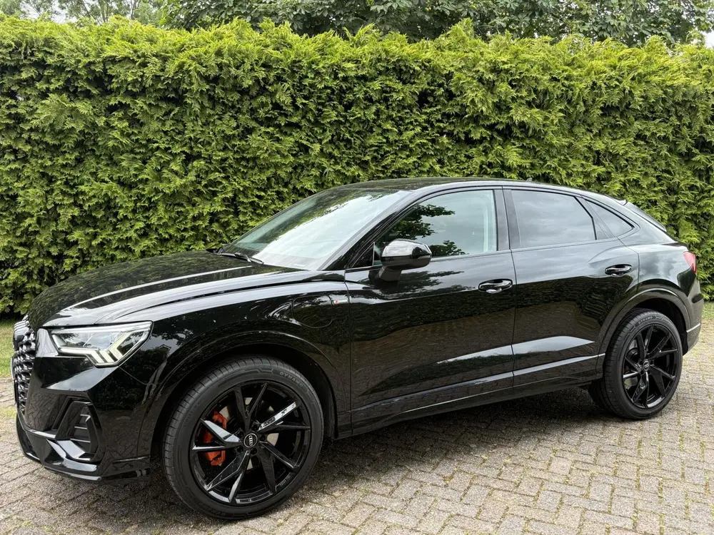 Audi Q3 uit 2021, foto 11