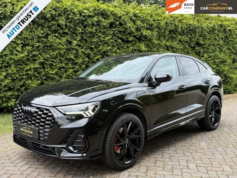 Audi Q3 uit 2021, foto 2