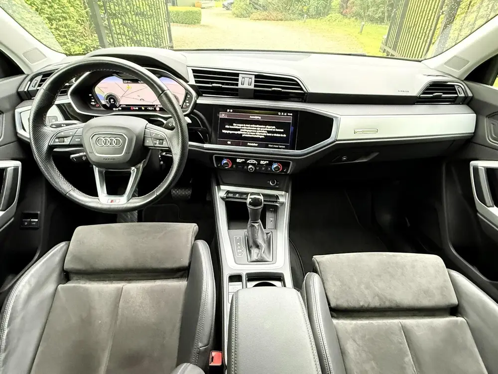 Audi Q3 uit 2021, foto 3
