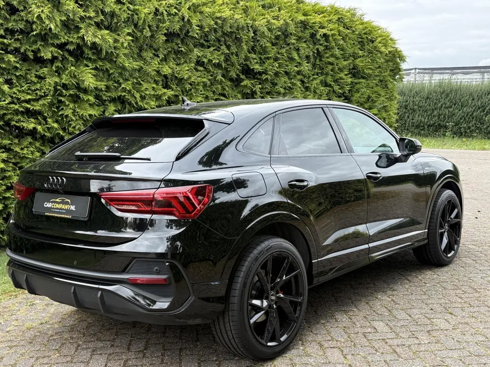 Audi Q3 uit 2021, foto 6