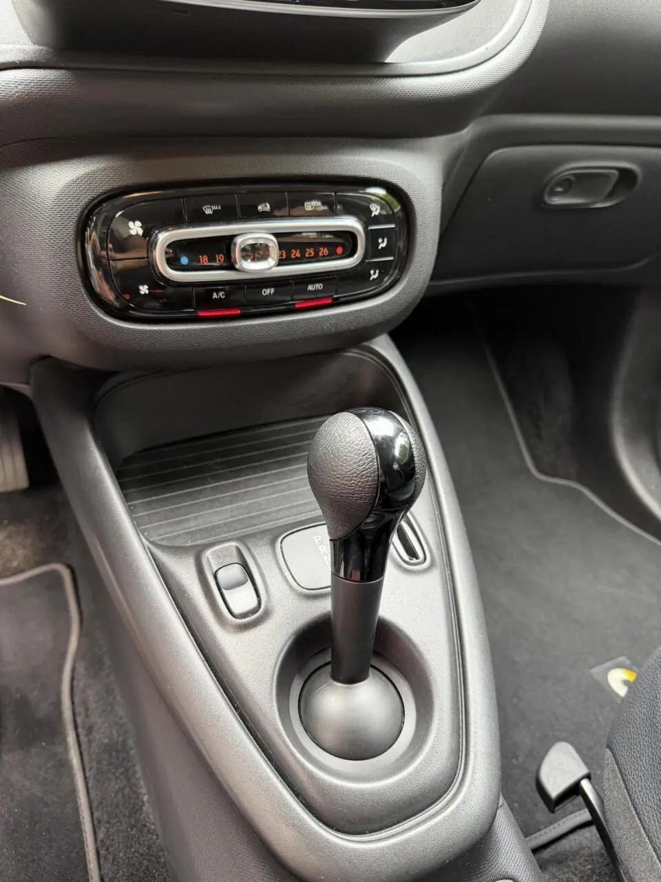 Smart Forfour EQ Essential Plus 18 kWh| Dealer|Cruise| Leer uit 2021, foto 8