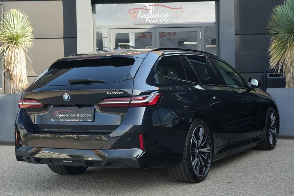 BMW 5-serie 5 Serie Touring 530e M Sport uit 2025, foto 2