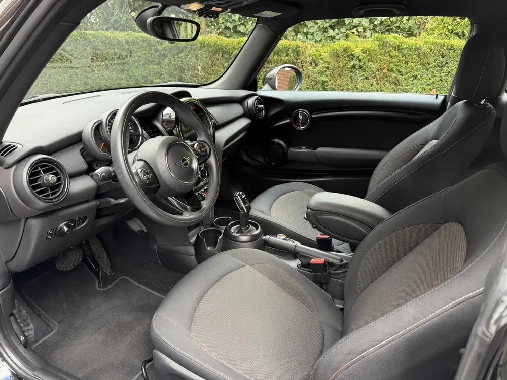 Mini One One 1.5 Black Edition uit 2019, foto 7