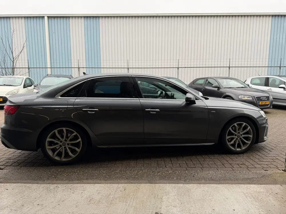 Audi A4 35 TFSI S edition AUTOMAAT uit 2020, foto 9