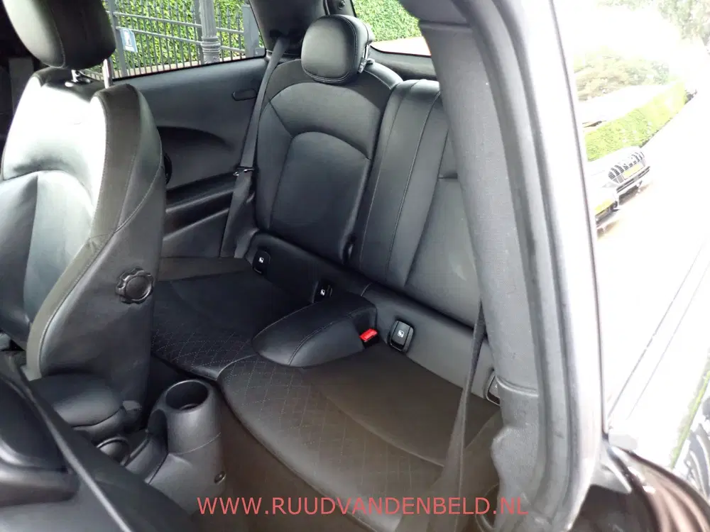 Mini Cooper 1.5 Cooper FACELIFT KEYLESS uit 2021, foto 13