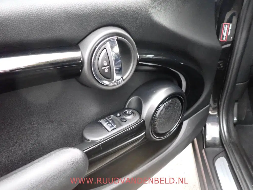 Mini Cooper 1.5 Cooper FACELIFT KEYLESS uit 2021, foto 14